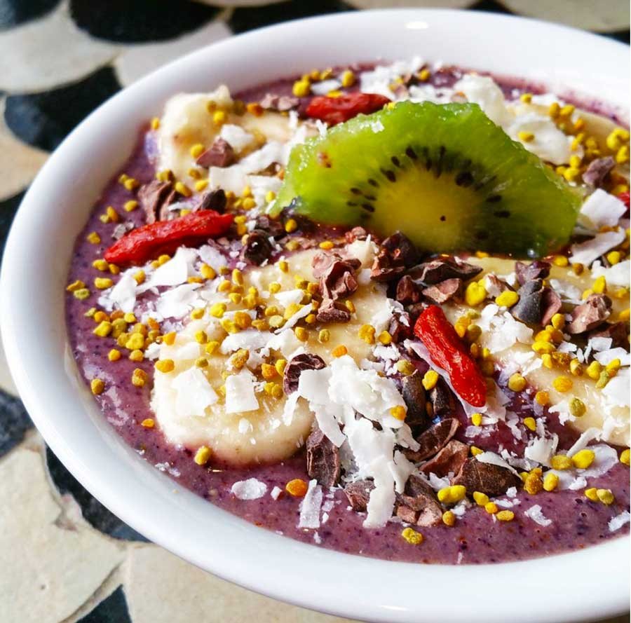 smoothie bowl made with a Vitamix A3500 Oducu