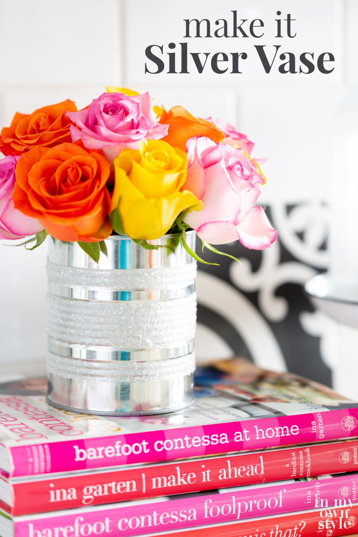 How to make a pretty vase for a kitchen counter using a tin can.