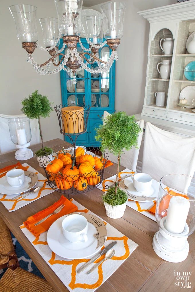 Affordable-Fall-tablesetting