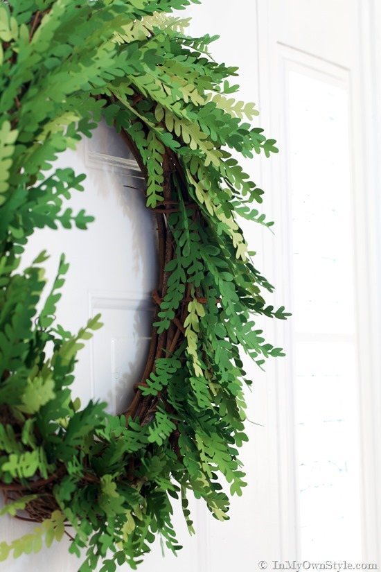 Tutorial-on-how-to-make-a-paper-boxwood-wreath