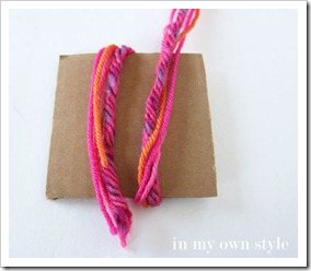 How to make a pom pom with yarn