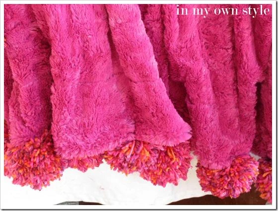 How to make a pom pom