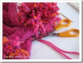 How to make a pom pom