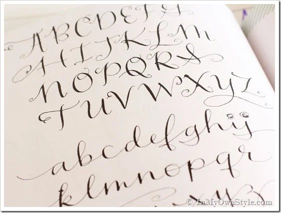 Book-Review-of-Creative-Lettering