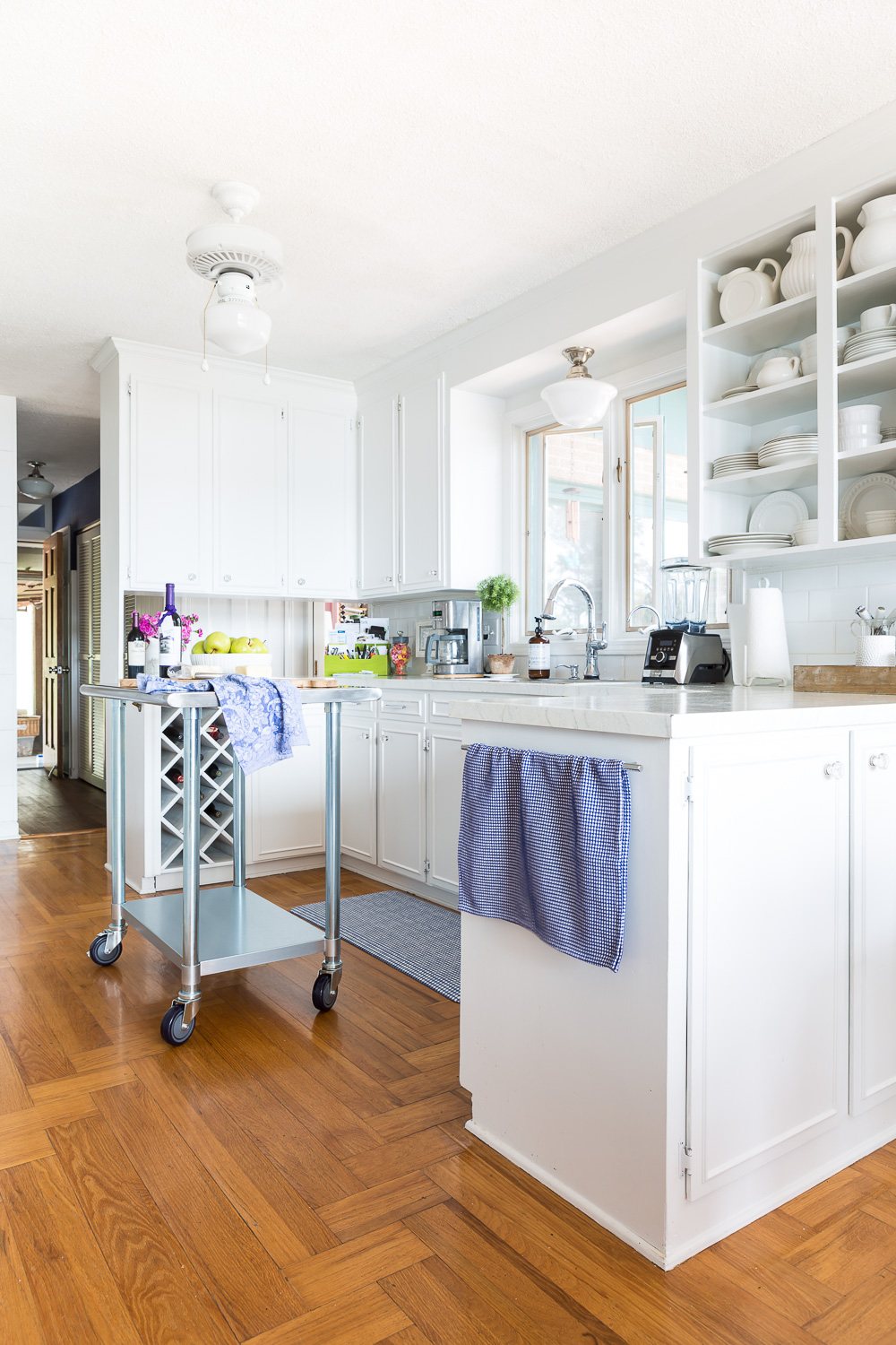 roll around kitchen island of a small kitchen