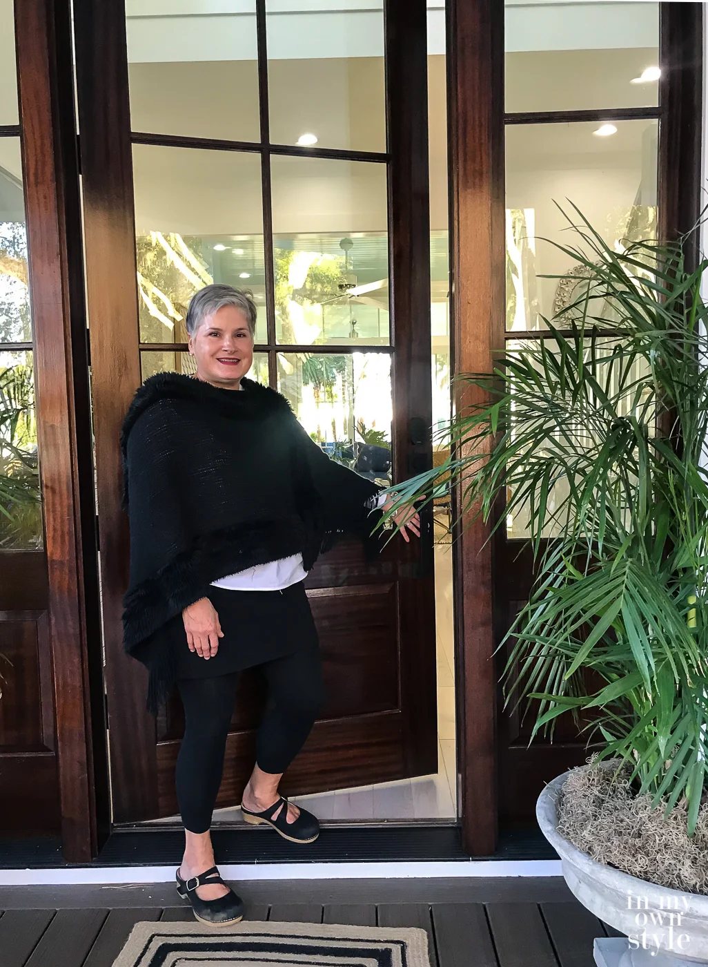 Diane from Oducu blog entering the HGTV Dream house