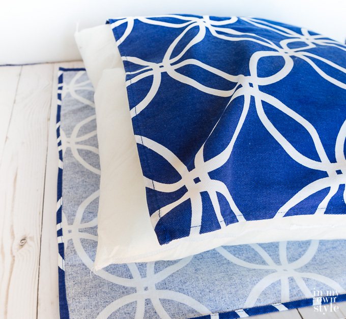 How to make a pillow cover using cloth napkins
