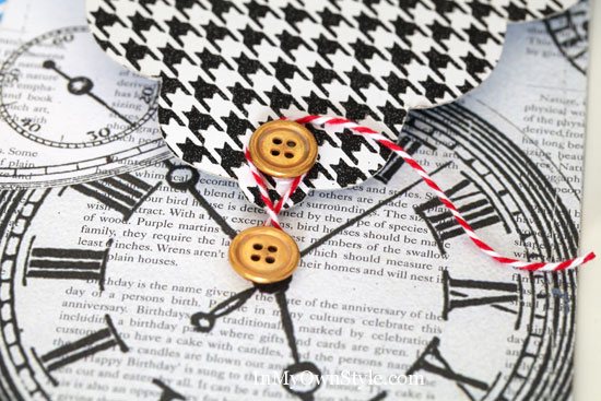 How-to-make-button-and-string-envelopes-for-giving-greeting-cards