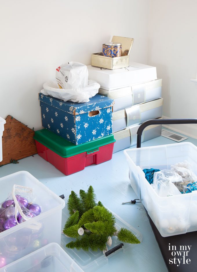 Christmas-tree-decorating-storage-boxes-for-ornaments