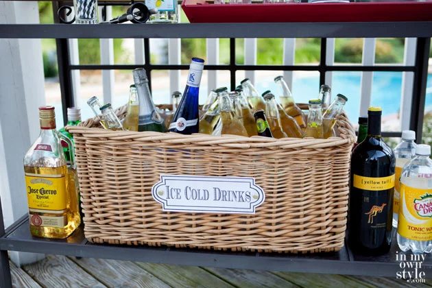 How-to-make-a-basket-into-a-cooler-for-party-drinks
