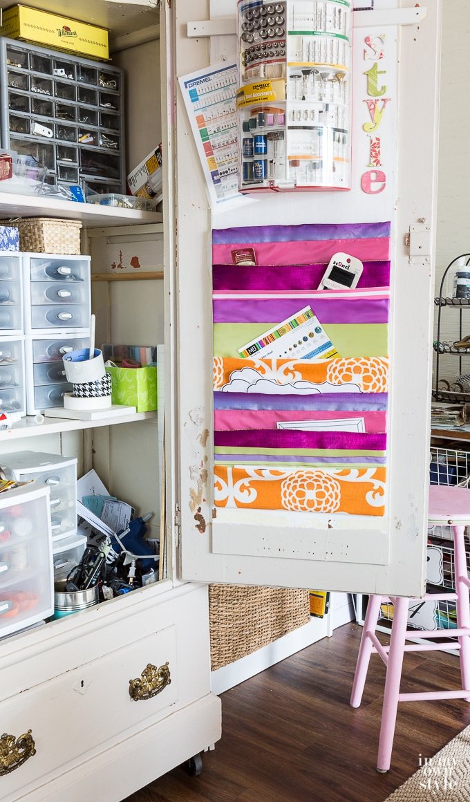 Pretty Ribbon memo board to make to organize a home office