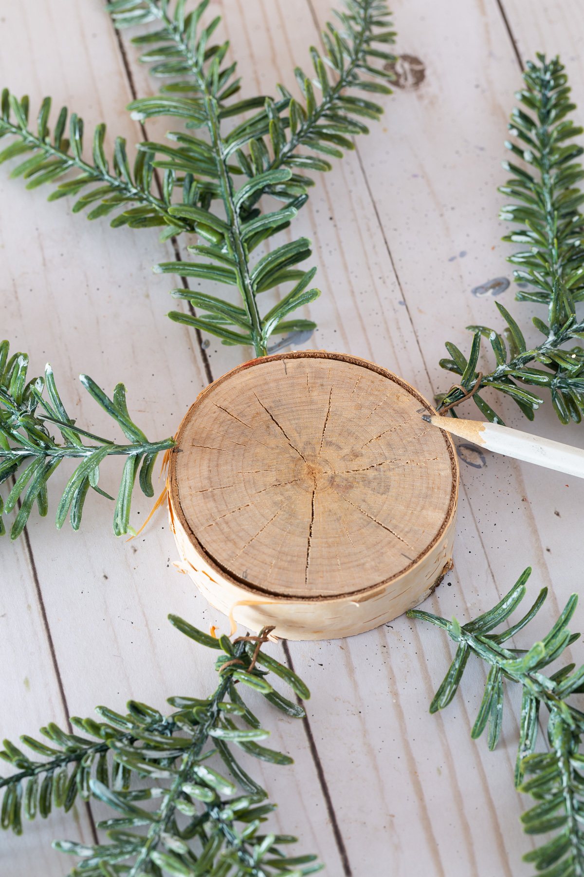 how to mark where to place pine branches on Christmas pine branch star wreath