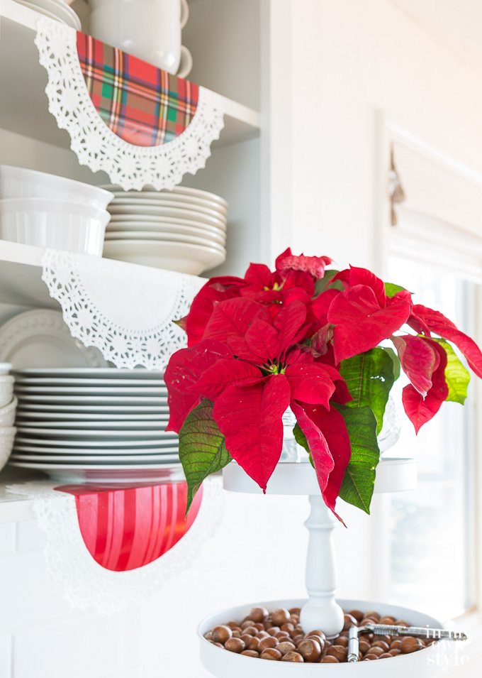 Christmas decorating ideas that can be done in minutes.