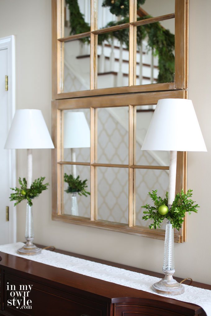 Christmas-Decorating-Ideas-for-Foyers