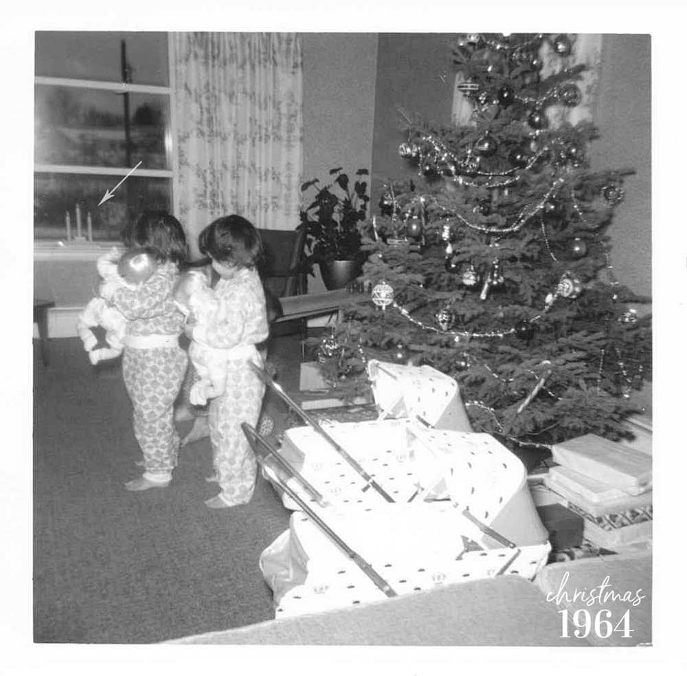 Black and white photo with Diane, Oducu blogger and her twin sister on Christmas morning 1964