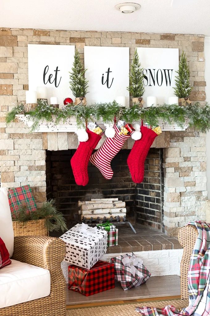 Christmas Mantel Decorating: Let It Snow