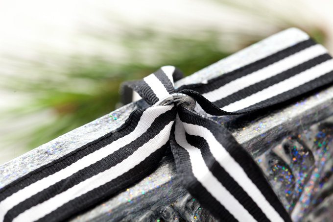 How to make an Acanthus Rosette Christmas ornamet