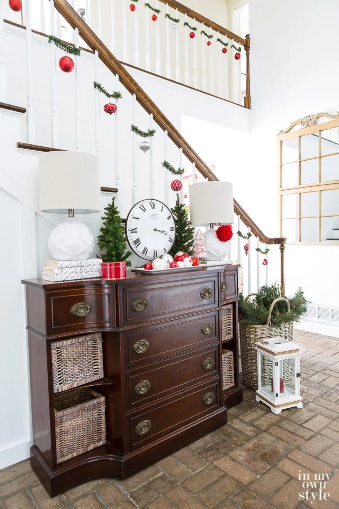 Creative Christmas Staircase Decorating Ideas