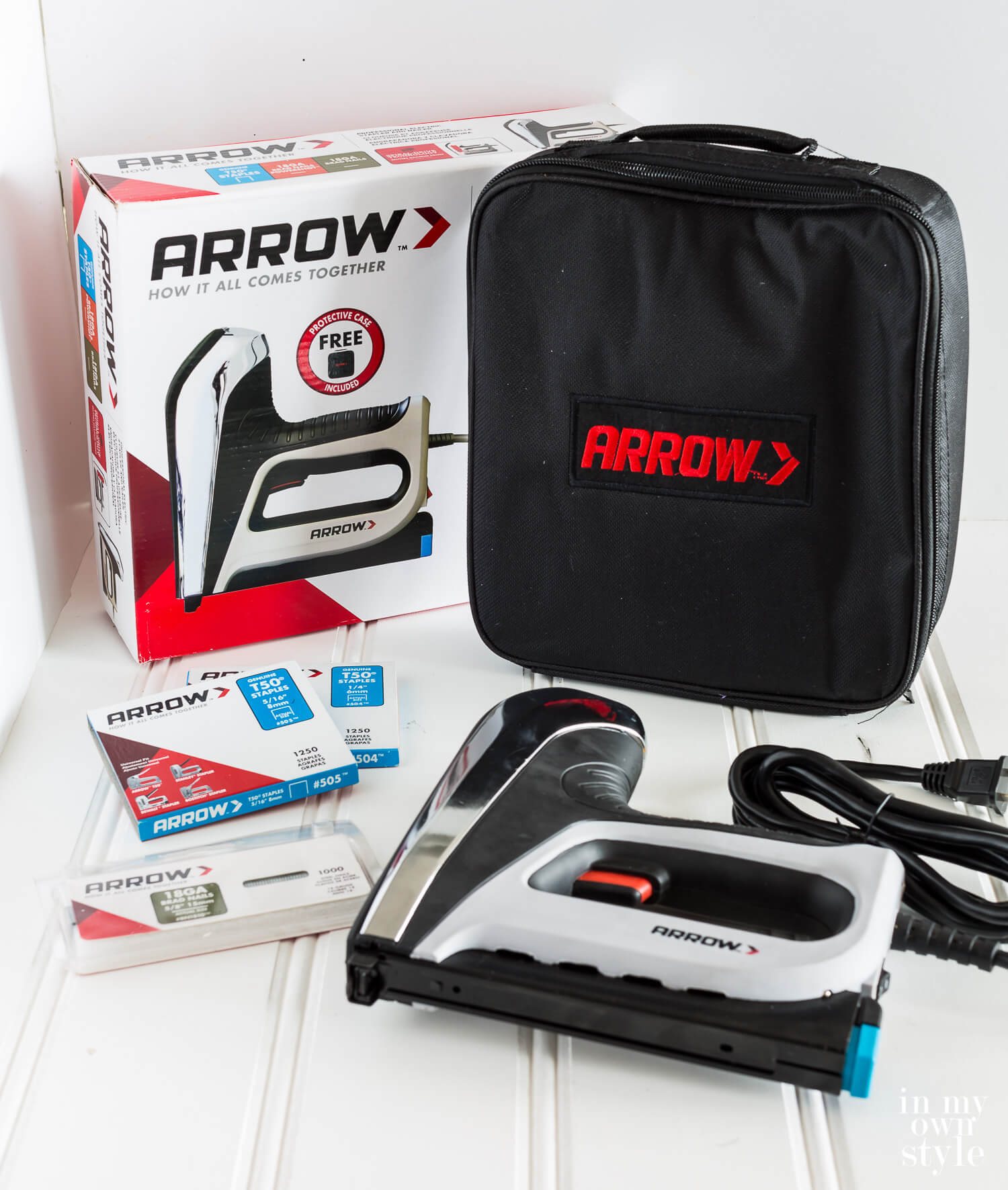 Arrow T50AC Staple gun box, staple gun and storing case.