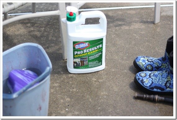 Clorox PRO REsults Outdoor Bleach: Cleaning Outdoors