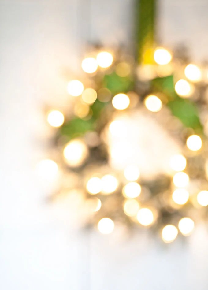White-Christmas-lights-on-a-fir-wreath