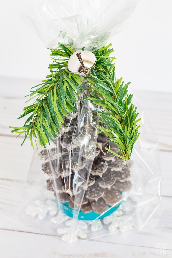 Clear party bag gift wrapping idea for Christmas