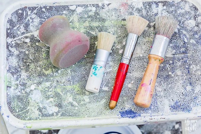 Stencil brushes