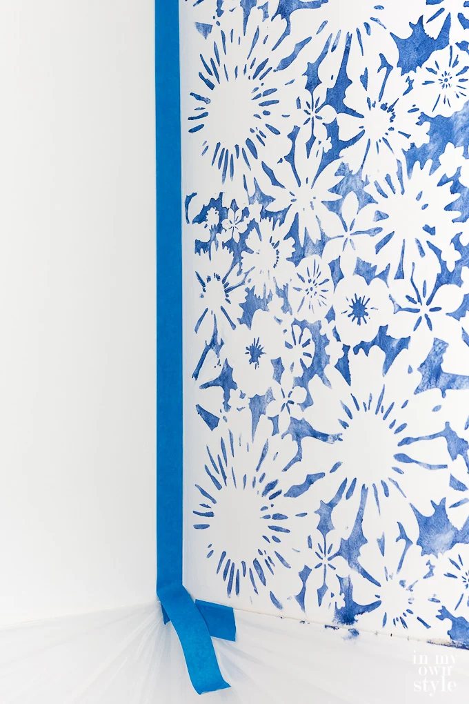 How to stencil the corner in a room
