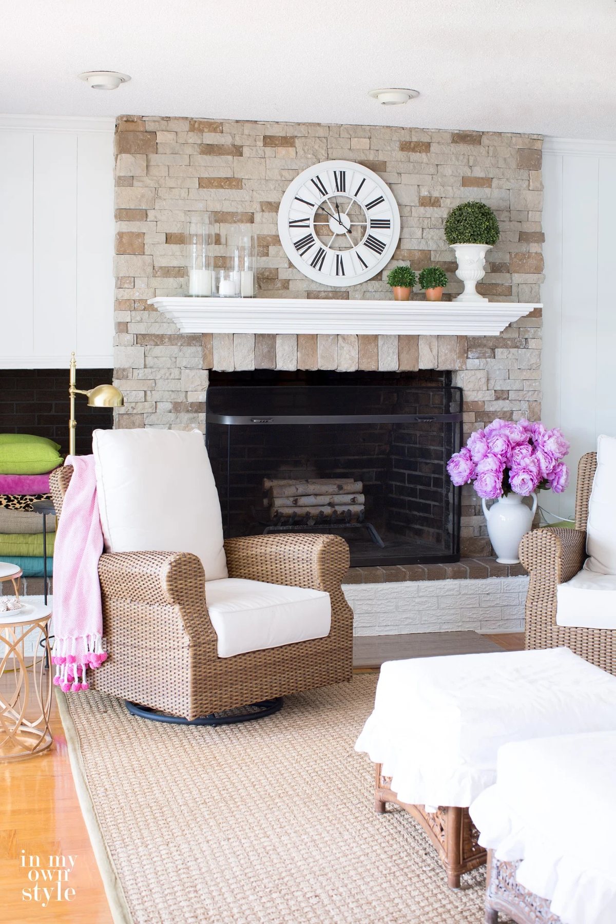 Waterfront-home-tour-Living-room