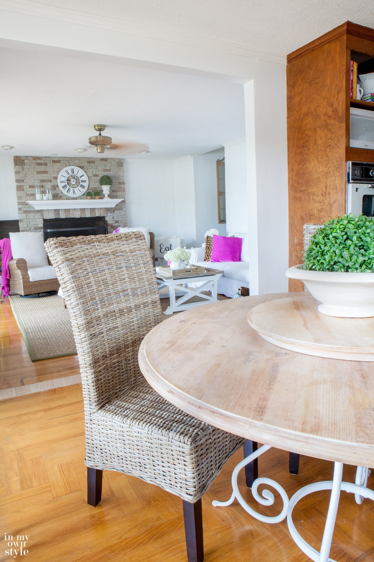 How to decorate an open concept living room