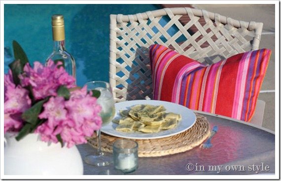How to Make DIY Outdoor Throw Pillows Using Plastic Grocery Bags