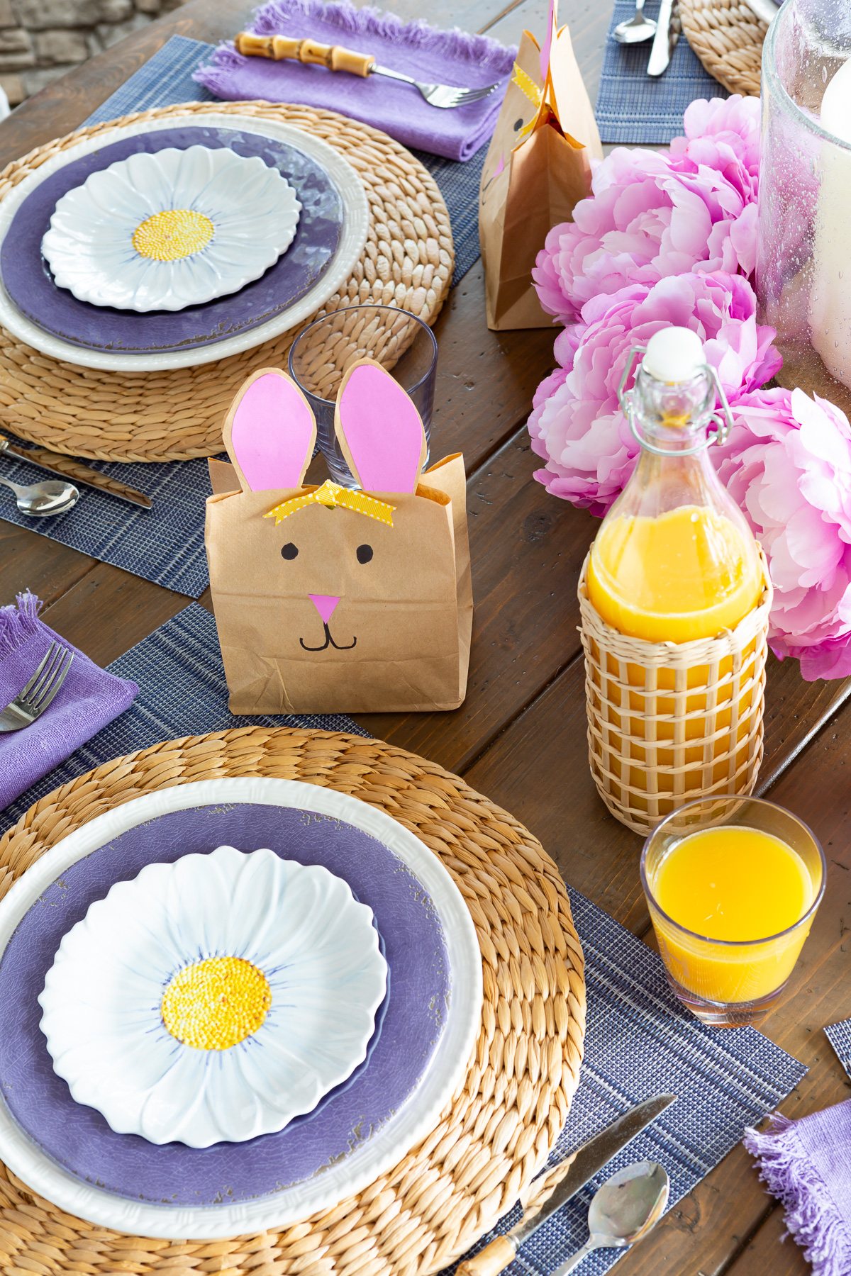 Decorating an Easter Table & Fuss-Free Centerpiece