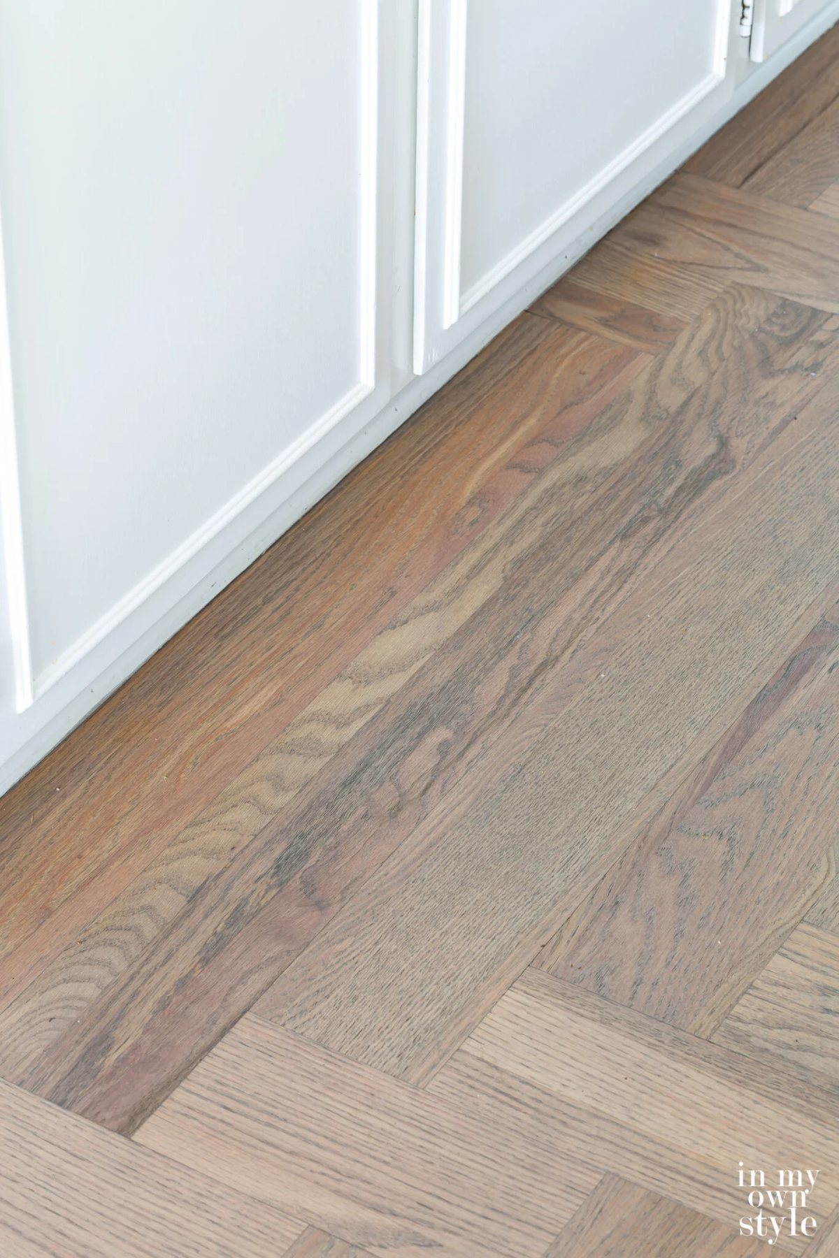 Choosing a Stain Color For Hardwood Floors