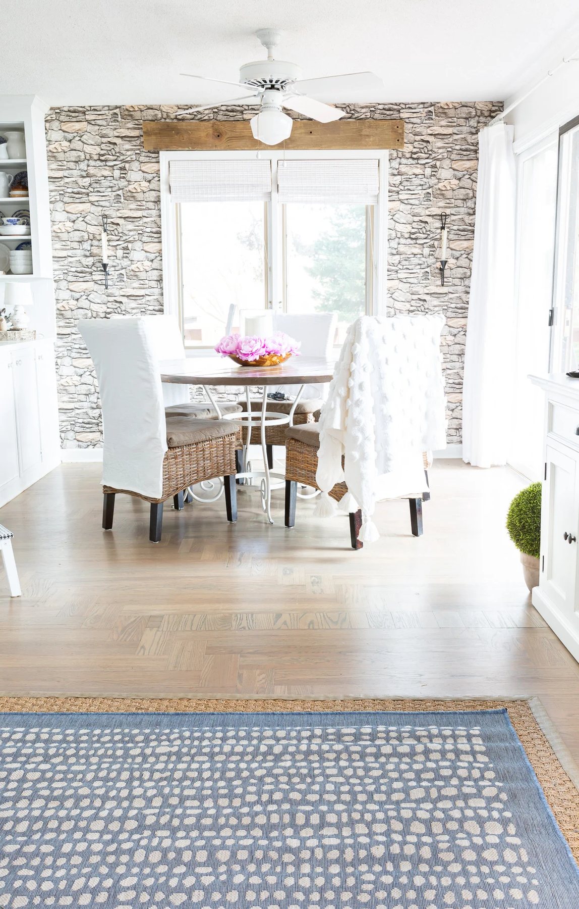 Decorating With Area Rugs in My Living Room