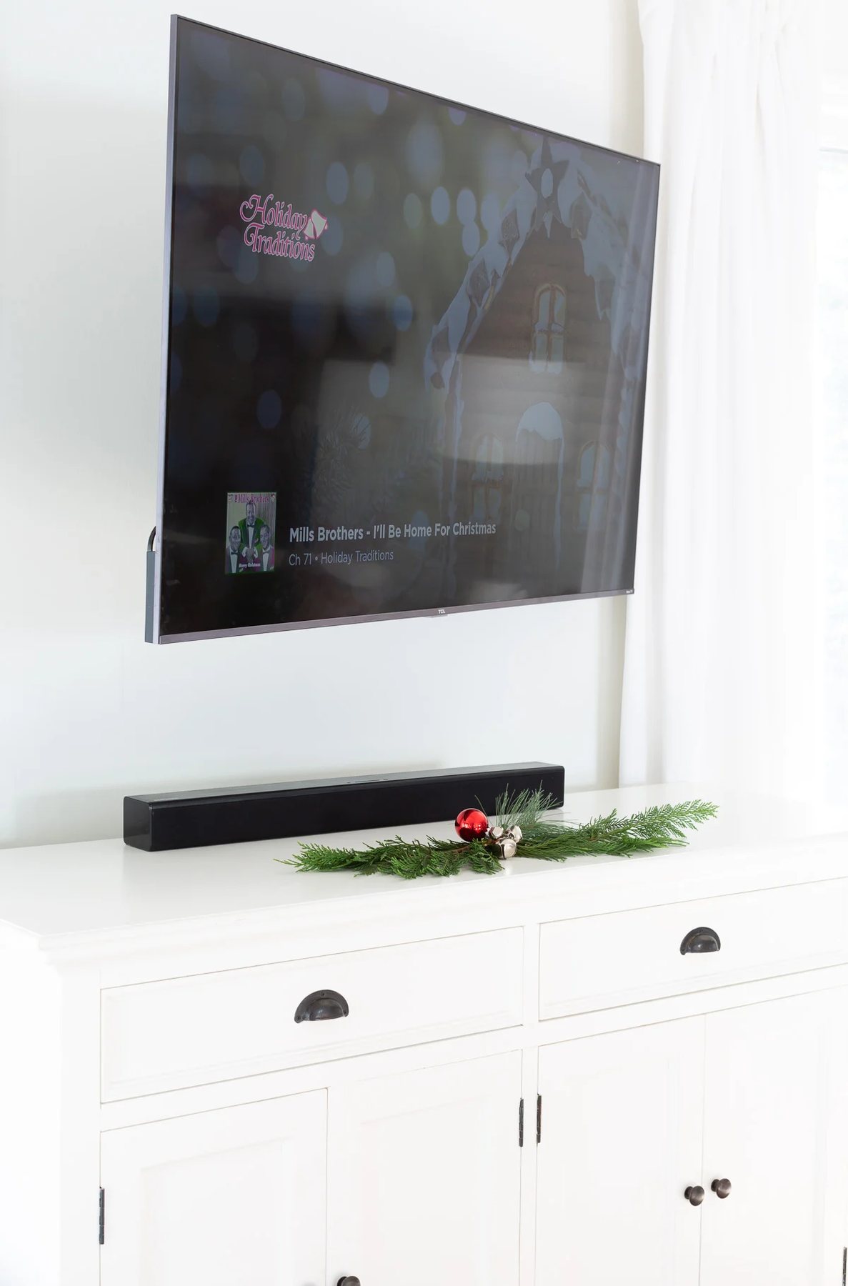 DIY Christmas Card Holder for a Mantel or Console Table