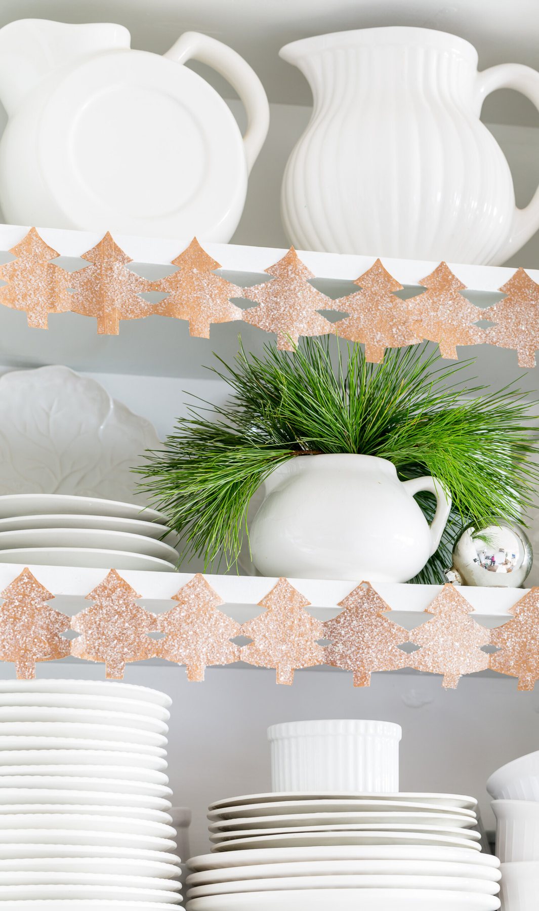 How to Make a Christmas Tree Paper Chain