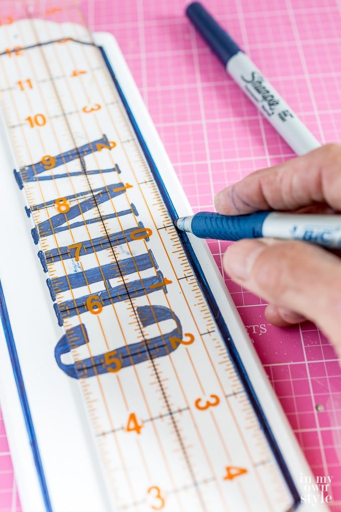 How to make French Enameled Door Signs using a marker