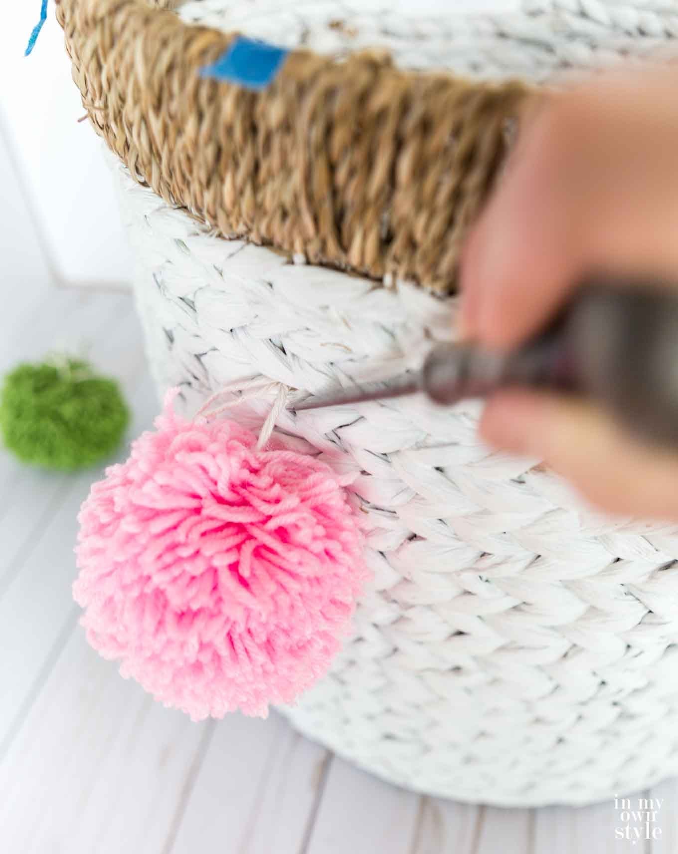 How to make a pom pom basket for decorative storage for the home