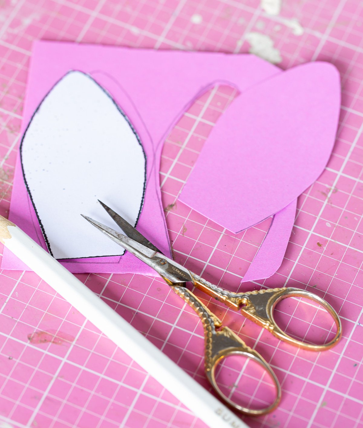 How to trace bunny ear template pattern on paper to make pink inside section of bunny ears.
