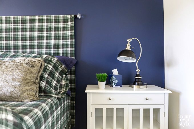 How-to-paint-an-accent-wall-in-a-bold-color