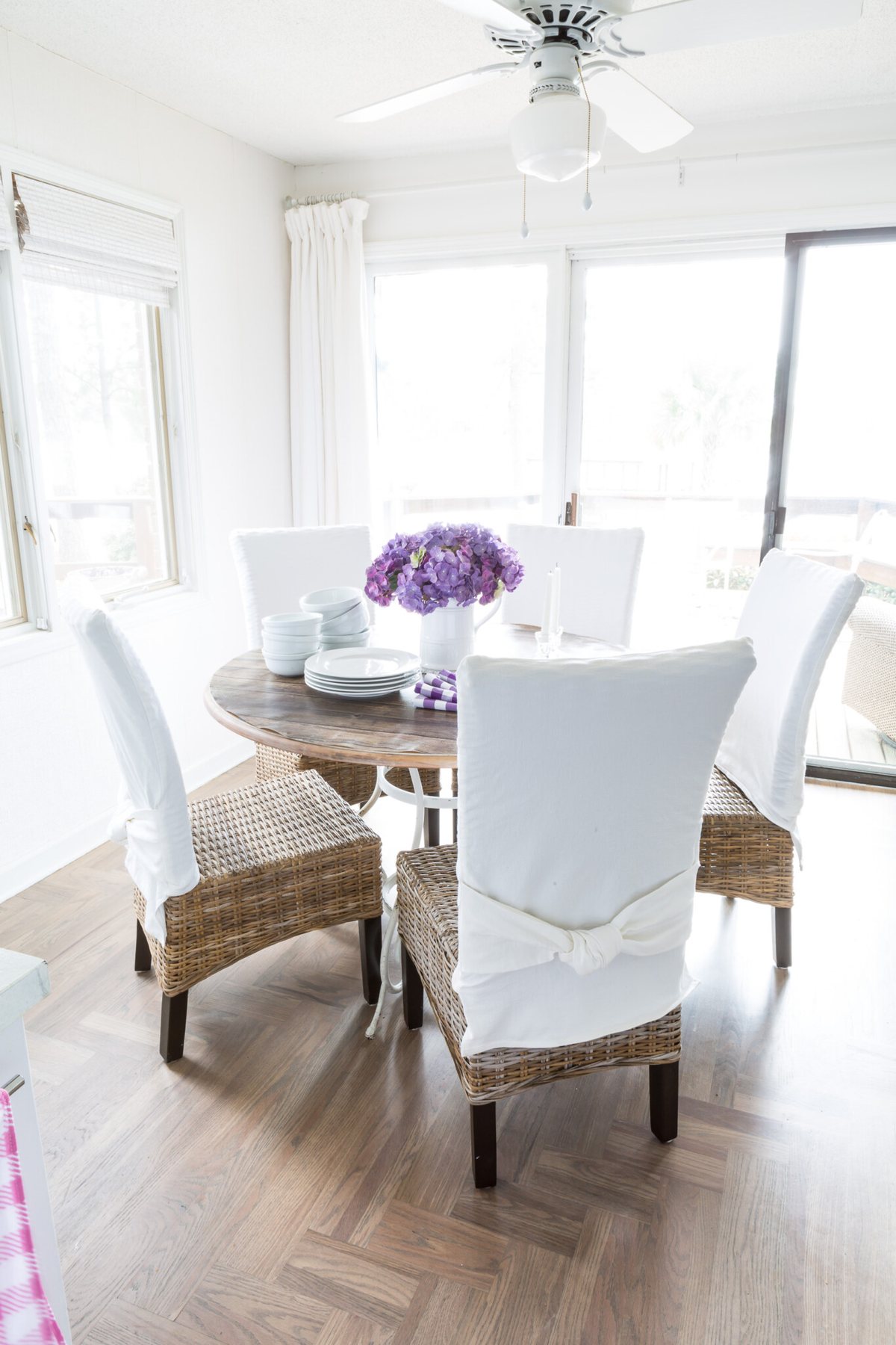 Simple spring dining room decor.