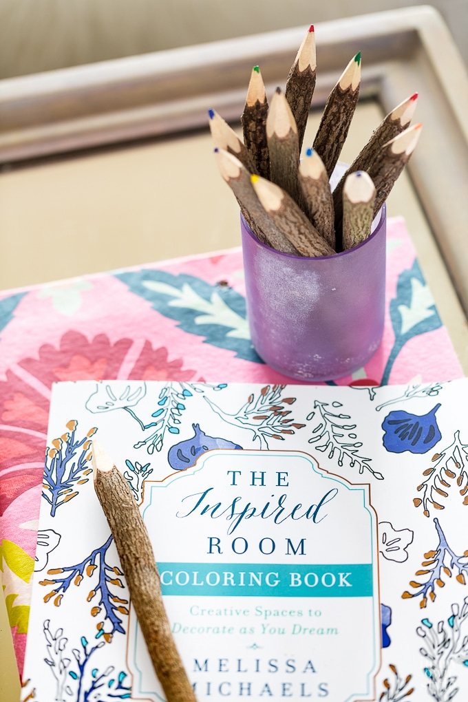 Coffee table decorating idea for autumn