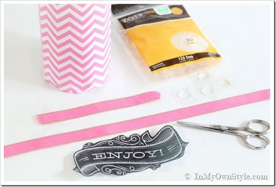 Wine-Bottle-hostess-gift-wrapping-idea