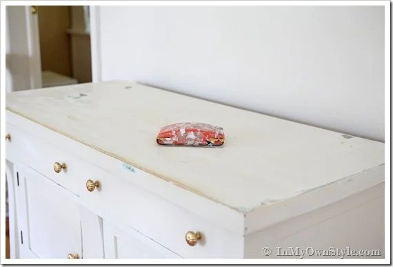 Faux-Carrera-Marble-paint-technique