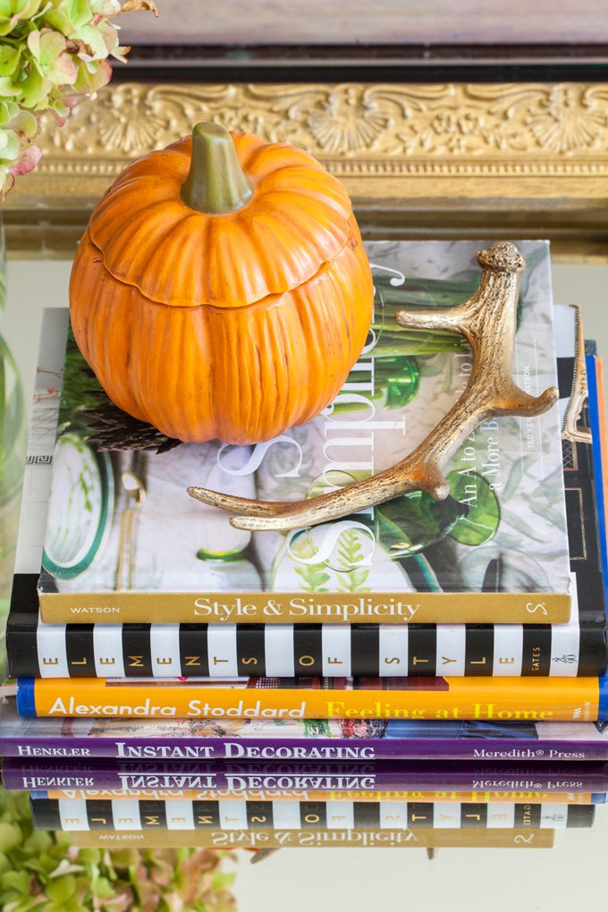 Fall-decorating-with-books