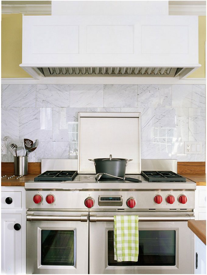Marble tile backsplash