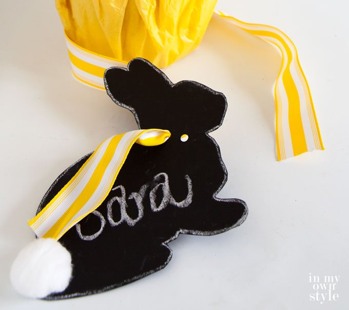 How to make a bow tie on Easter bunny gift tag