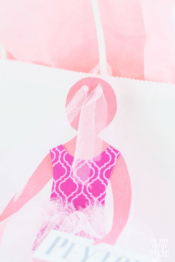 Tie-on-a-Free-Printable-Gift-tag-for-girls