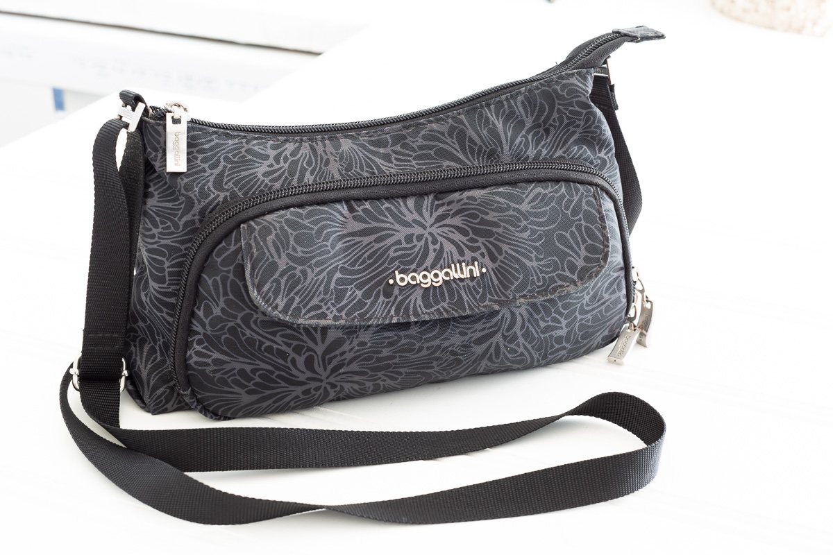 Baggallini Crossbody handbag that is called The Everyday bag