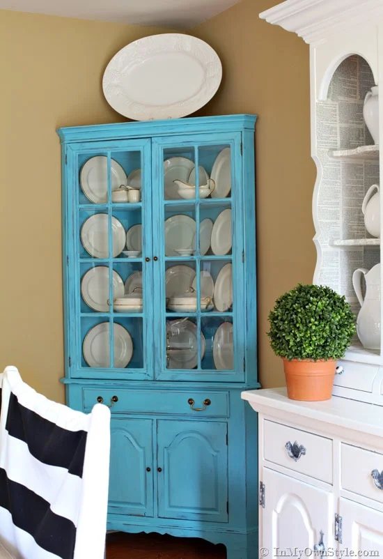 Furniture Makeover: Using Two Chalk Paint Recipes For a Lasting Paint Finish